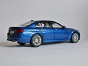 1:18 Paragon Models BMW M5 F10 2011 Azul. Subida por Ricardo